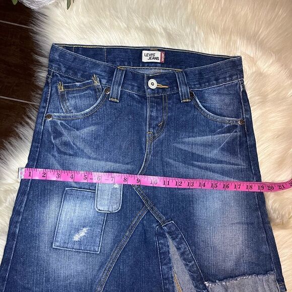 Levi’s asymmetrical vent distressed/patch works denim skirt sz 3 - Picture 6 of 7